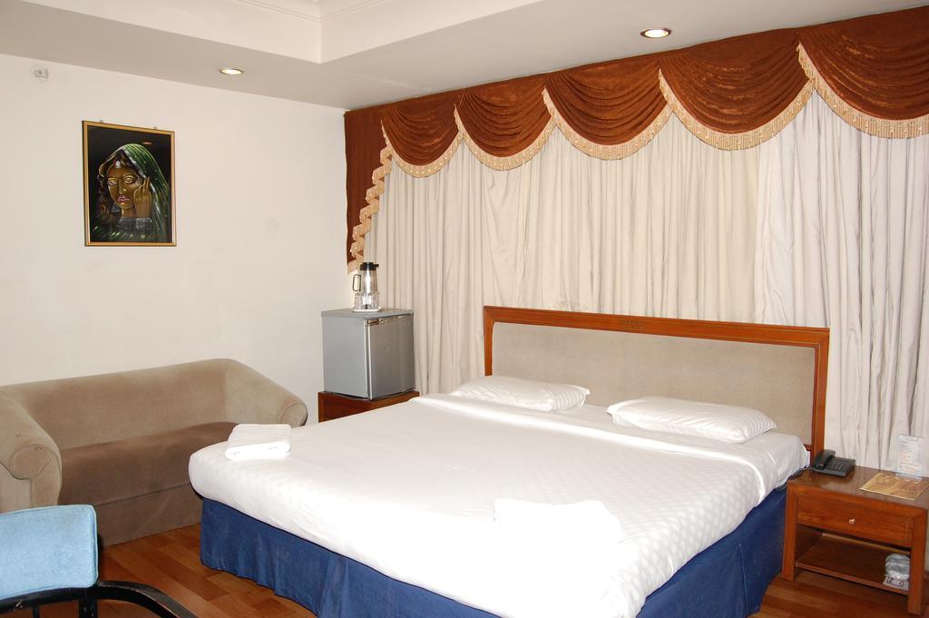 Hotel Sitara Residency Хидерабад Стая снимка